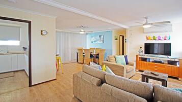 TV, DVD player, books, stereo