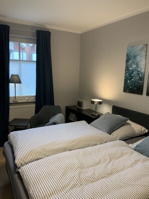 2 bedrooms, in-room safe, iron/ironing board, free WiFi