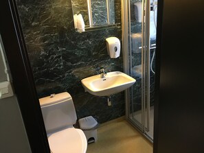 Standard Double Room | Bathroom - Sinclair Rom (Nord-Fron)