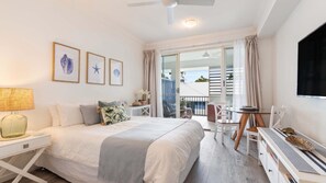 1 chambre, fer et planche à repasser, Internet gratuit, draps fournis