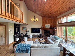 Smart TV, fireplace, DVD player
