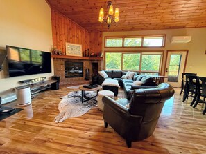 Smart TV, fireplace, DVD player