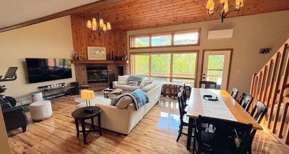 W9 Renovated Bretton Woods condo with great ski slope views, A/C fireplace, 1 minute from skiing!