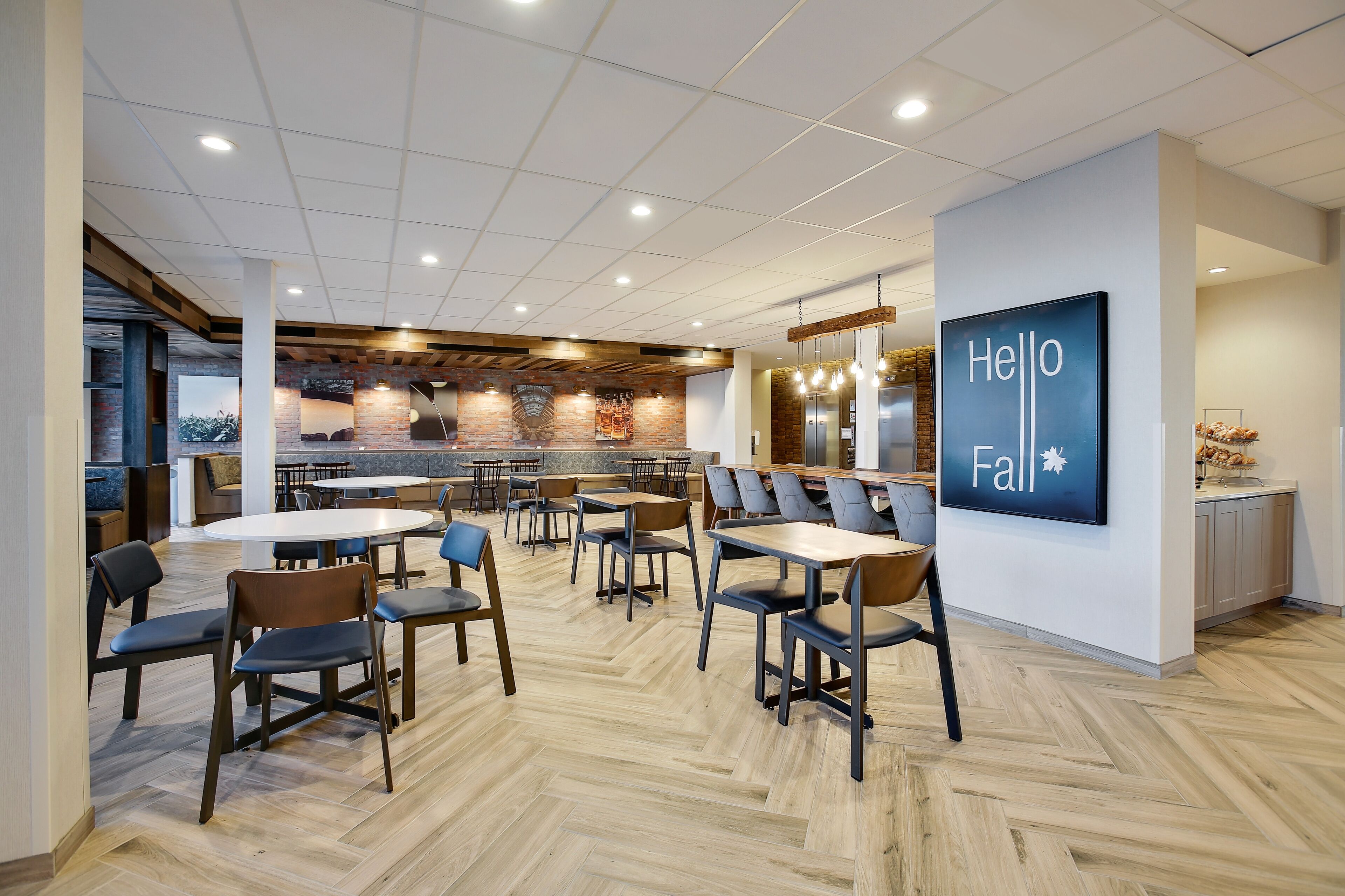 free buffet breakfast