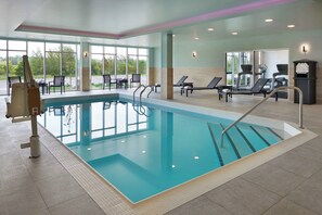 Indoor pool - Fairfield Inn & Suites by Marriott Orillia (Orillia)