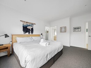 4 chambres, fer et planche à repasser, accès Internet, draps fournis