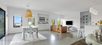 Whale Tails Augusta - stylishly modern in the town of Augusta - Whale Tails Augusta - stylishly modern in the town of Augusta