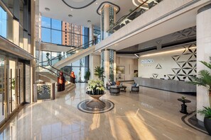 Interior entrance - DeLaSea Ha Long Hotel (Ha Long)