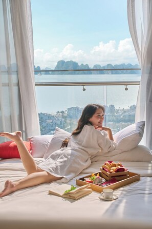 Minibar, safe på rommet, blendingsgardiner og strykejern/-brett