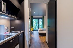 Full-sized fridge, microwave, stovetop, dishwasher - Nena Apartments Kreuzberg 61 (Berlin)