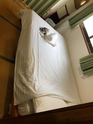 Apartamento, 1 habitación | Ropa de cama