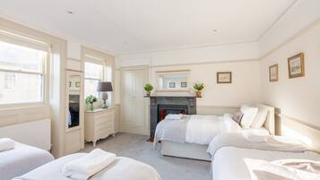 4 bedrooms, desk, iron/ironing board, travel cot