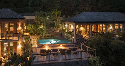 Cara Mia beautiful 3 king BR, 3.5 bath, whole house generator views private pool