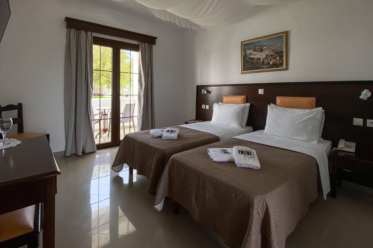 Cofres nos quartos, quartos à prova de som, Wi-Fi de cortesia