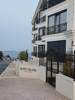 Apartment, 1 Bedroom, Smoking, Private Pool | Property entrance