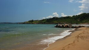 Beach - Azur Apartment Deluxe (Sozopol)