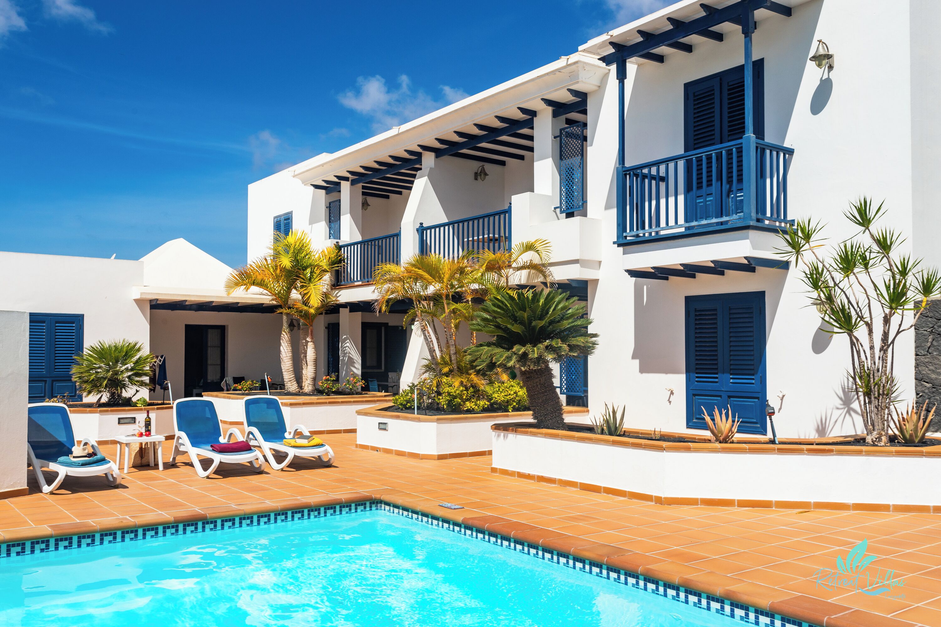 Außenpool, beheizter Pool, Liegestühle