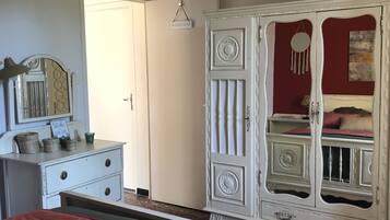 2 chambres, fer et planche Ă repasser, Wi-Fi, draps fournis