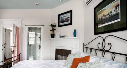 Charming Suite in the Heart of Charleston