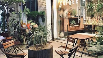 Coffee shop