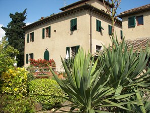 Exterior detail - Amazing Rustic One Bedroom Apartment (Toscana)