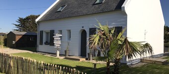 Beach house, at the foot of the dunes