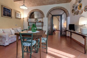 Dining - Amazing rustic one bedroom apartament (Toscana)