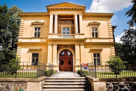 Entrée de l’hébergement . Vila Lanna