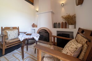 Fernseher, Kamin, Tischfußball