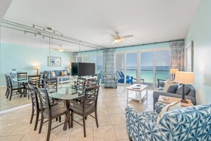 Appart'hôtel, 2 chambres | Coin séjour