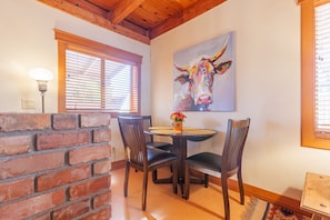 Studio | Dining