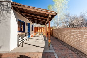 Terrace/patio - Casita Del Sol Charming Private Studio Studio Bedroom Cabin by RedAwning (Tucson)