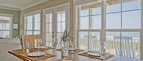 House, 5 Bedrooms | Dining