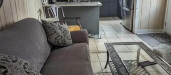 Cozy 3 bed 2 bath , pet friendly home