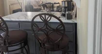 Cozy 3 bed 2 bath , pet friendly home