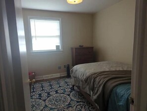 4 Schlafzimmer, Schreibtisch, WLAN