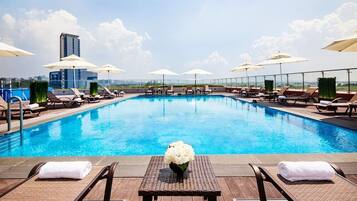 Indoor pool, outdoor pool