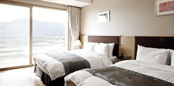 Laptop workspace, free WiFi