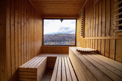 Perfect for - intimate wedding, a college reunion, birthday party & hikes.