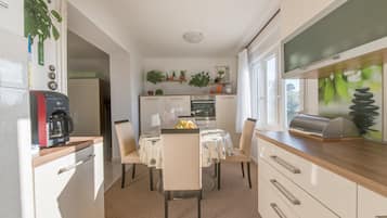 Comfort Apartment, 1 Bedroom, Sea View | Private kitchen | Fridge, stovetop, coffee/tea maker, toaster