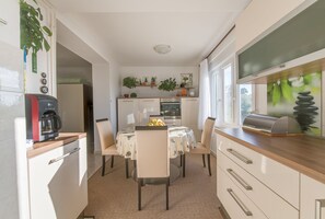 Comfort Apartment, 1 Bedroom, Sea View | Private kitchen | Fridge, stovetop, coffee/tea maker, toaster - Fiorela (Rovinj)