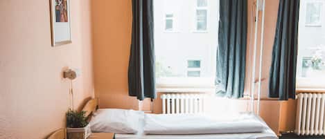 Free WiFi, bed sheets