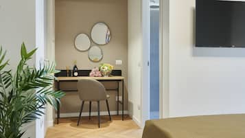 Deluxe Room | Soundproofing, free WiFi, bed sheets