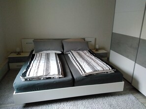 1 bedroom, iron/ironing board, WiFi, bed sheets