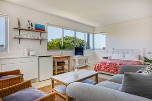 Doppelzimmer | Wohnzimmer | 32-Zoll-Fernseher mit Digitalempfang