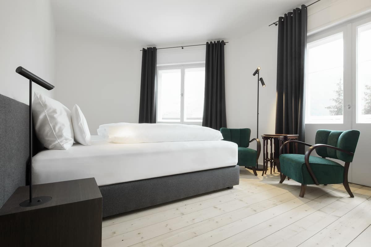 Habitación doble Confort, balcón | Ropa de cama de alta calidad, edredón, wifi gratis y ropa de cama