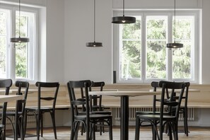 Esmorzar diari d'estil bufet gratuït 
