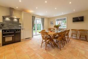 Fridge, microwave, dishwasher, highchair - 2 Hall Lane Cottages, Thornham, Norfolk (Thornham)