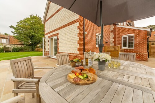 2 Hall Lane Cottages, Thornham, Norfolk