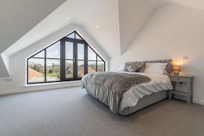 4 Schlafzimmer, Bügeleisen/Bügelbrett, Reisekinderbett, Internetzugang